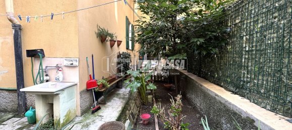 4-salle Appartement à Genoa, Italy No. 105769 16
