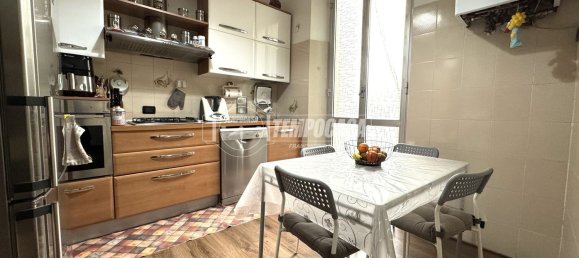 4-salle Appartement à Genoa, Italy No. 105769 7