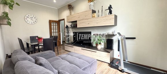 4-salle Appartement à Genoa, Italy No. 105769 3