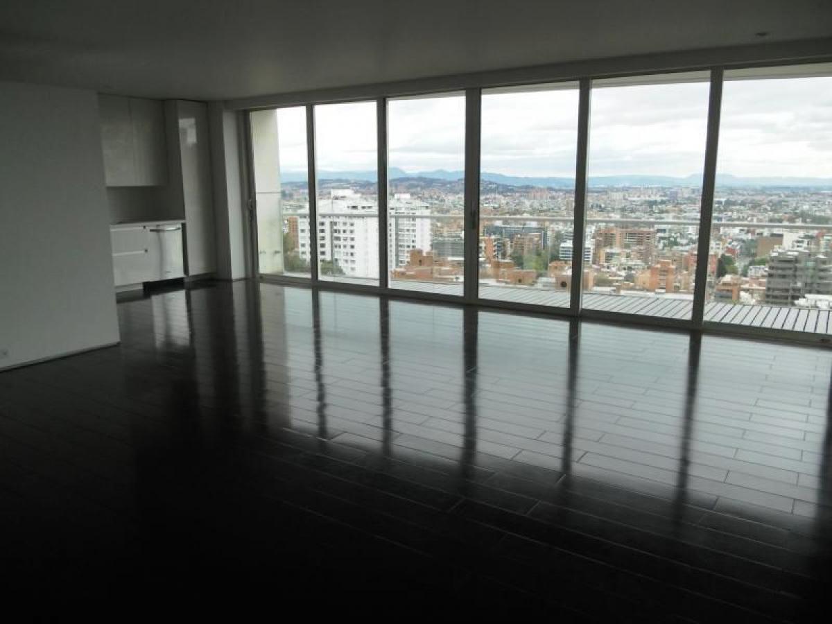 3 bedrooms House in Bogota, Colombia No. 10206