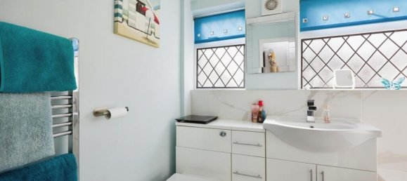  House in Salisbury, United Kingdom No. 2009 14