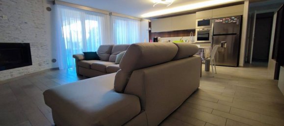 Casa de 8 divisões em Montesilvano, Italy N.º 43159 6