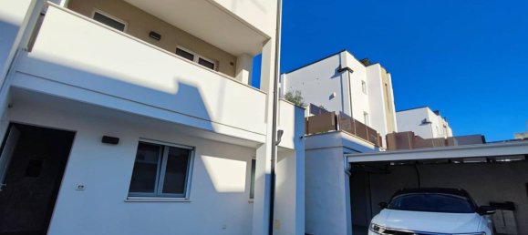 Casa de 8 divisões em Montesilvano, Italy N.º 43159 95