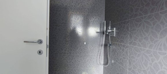 Casa de 8 divisões em Montesilvano, Italy N.º 43159 70