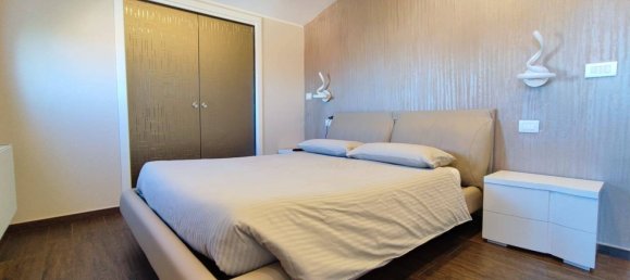 Casa de 8 divisões em Montesilvano, Italy N.º 43159 85