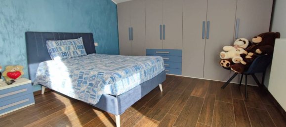 Casa de 8 divisões em Montesilvano, Italy N.º 43159 53