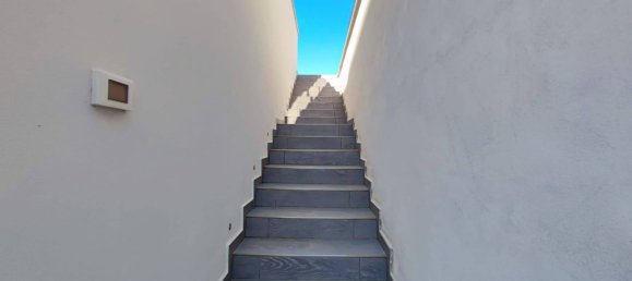 Casa de 8 divisões em Montesilvano, Italy N.º 43159 60