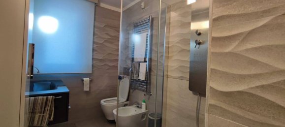 Casa de 8 divisões em Montesilvano, Italy N.º 43159 16