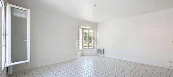 1 bedroom Apartment in Luzarches, France No. 301732 2