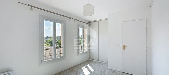 1 bedroom Apartment in Luzarches, France No. 301732 3
