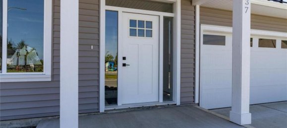 4 bedrooms House in British Columbia, Canada No. 1156 2