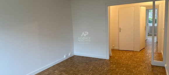 2 bedrooms Apartment in Saint-Germain-en-Laye, France No. 168163 2