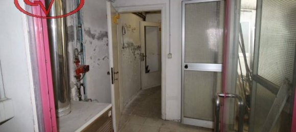 2 rooms Commercial property in Montevarchi, Italy No. 62078 3