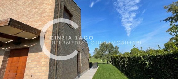 Villa de 2 dormitorios en Jesolo, Italy No. 85946 2