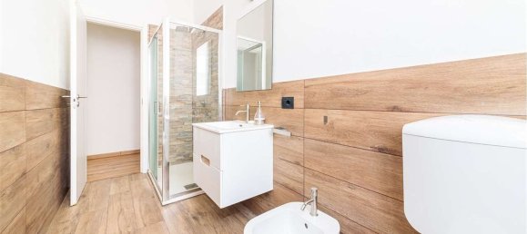 2 bedrooms Apartment in Varese, Italy No. 375813 24