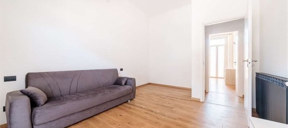 2 bedrooms Apartment in Varese, Italy No. 375813 4