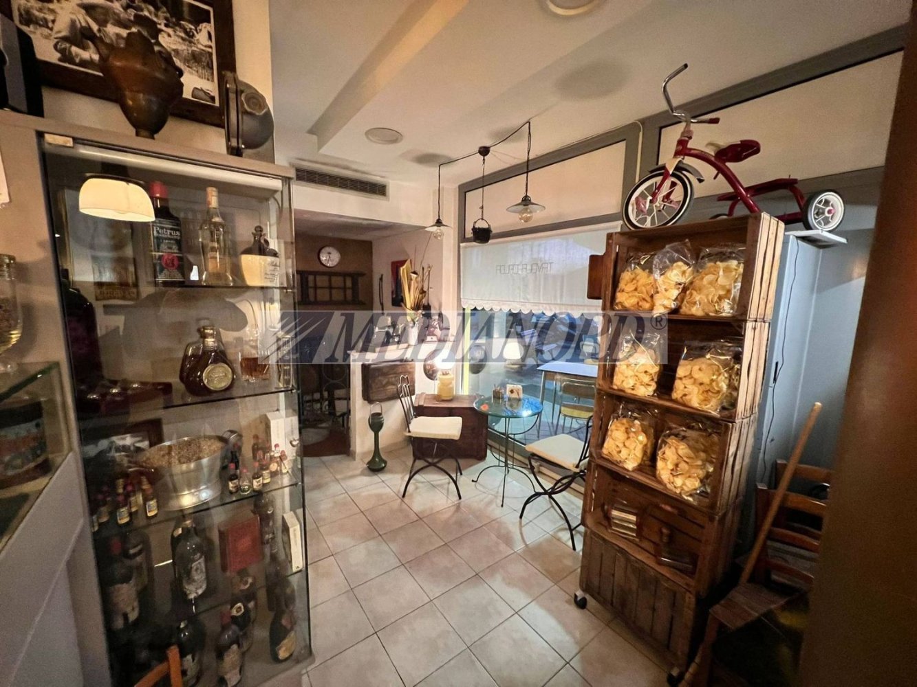 Gewerbliche Immobilie in Seriate, Italy 105m², Nr. 179250