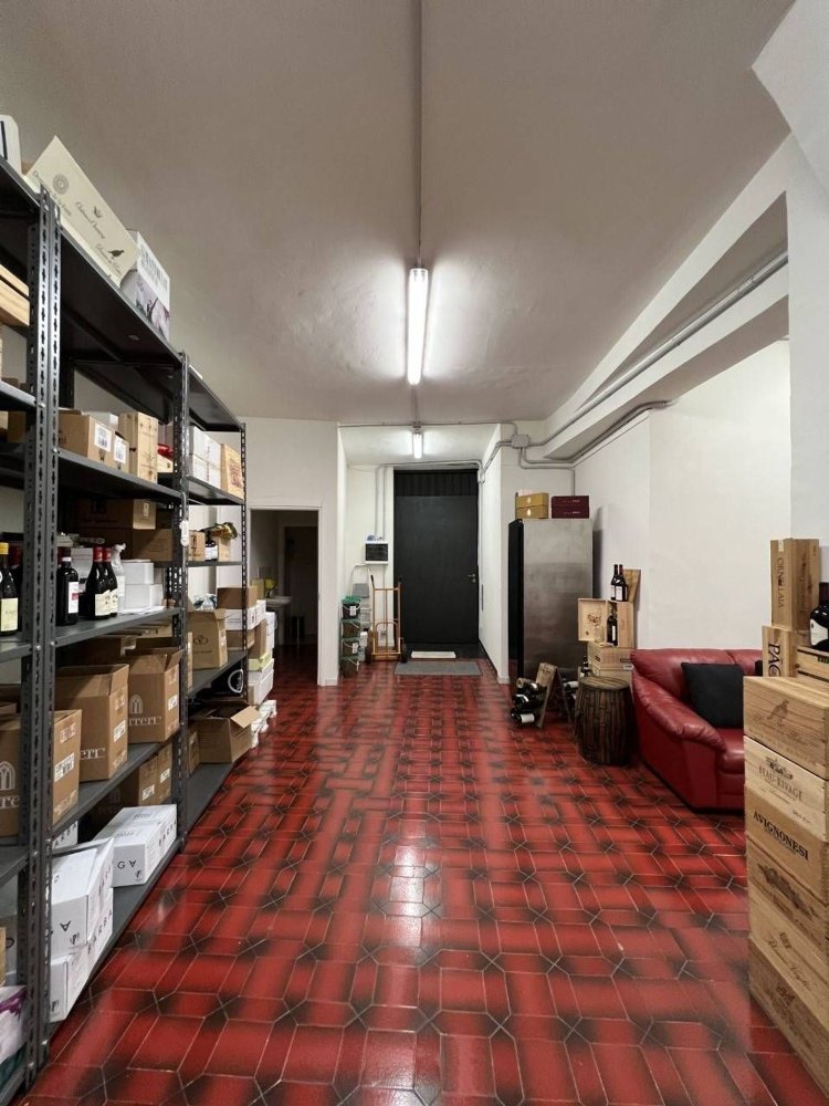  عقار تجاري في Rome, Italy 85متر مربع رقم 84208