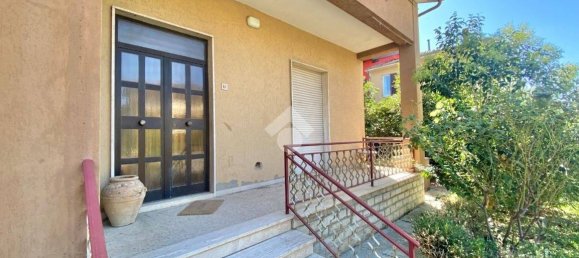 3 bedrooms House in Assisi, Italy No. 230143 4