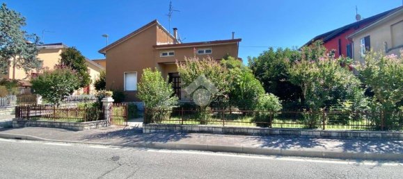 3 bedrooms House in Assisi, Italy No. 230143 3