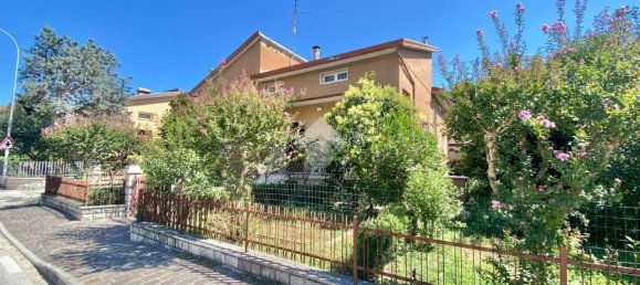 3 bedrooms House in Assisi, Italy No. 230143 26