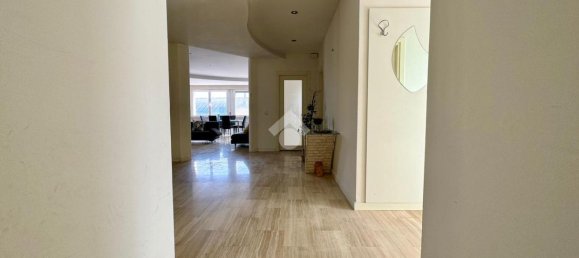Apartamento de 5 divisões em Udine, Italy N.º 66807 2