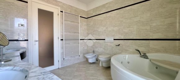 Apartamento de 5 divisões em Udine, Italy N.º 66807 43