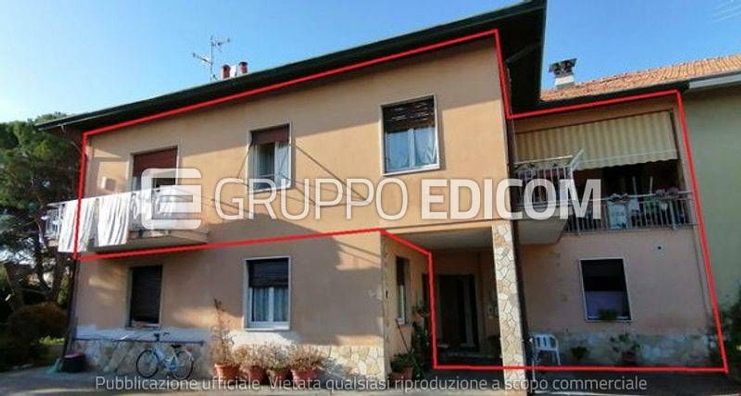 3 rooms Apartment in Cassano Magnago, Italy No. 184549
