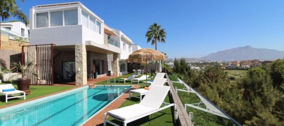 4 bedrooms House in Malaga, Spain No. 40979 2