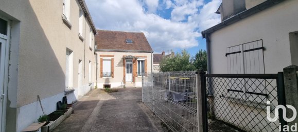 3 chambres Bâtiment à Montargis, France No. 244086 2
