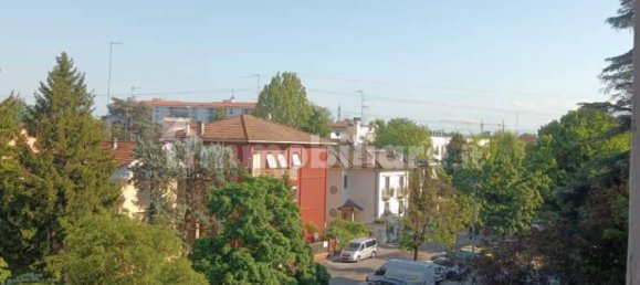Apartamento de 2 dormitorios en Parma, Italy No. 381295 2