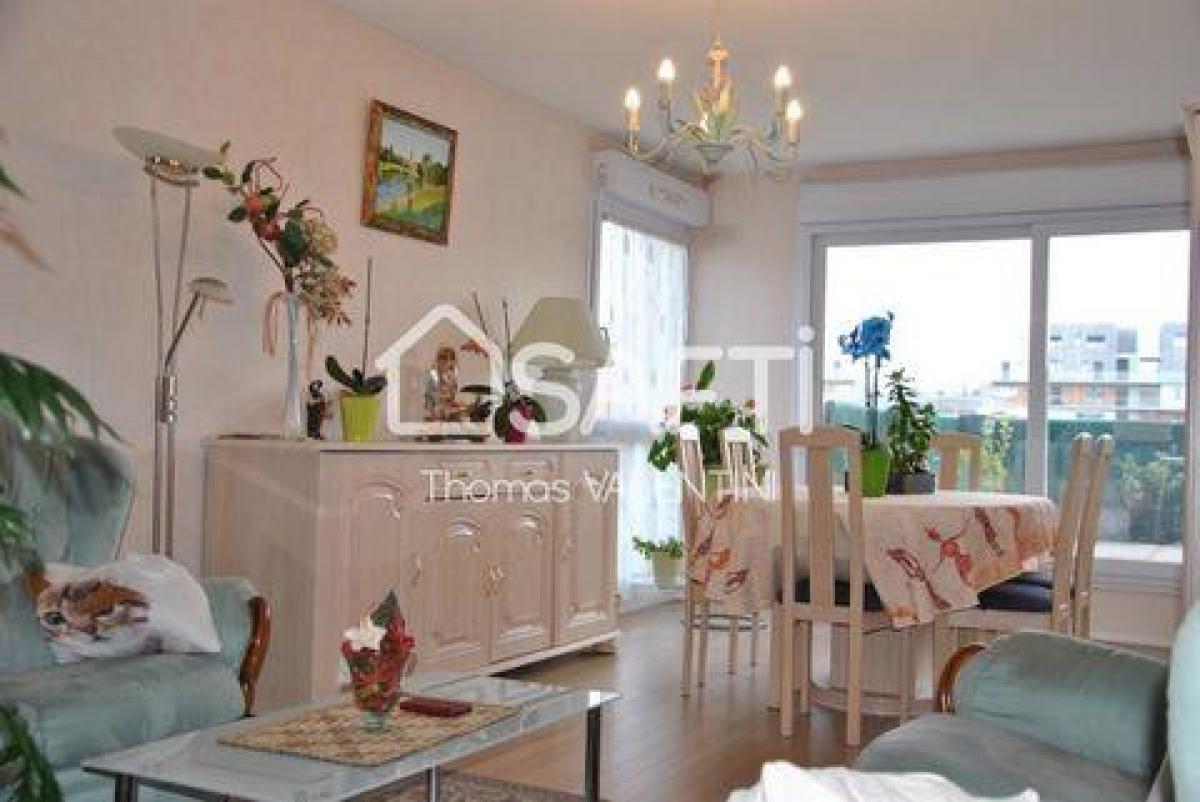 2 bedrooms Apartment in Lens, France No. 25568