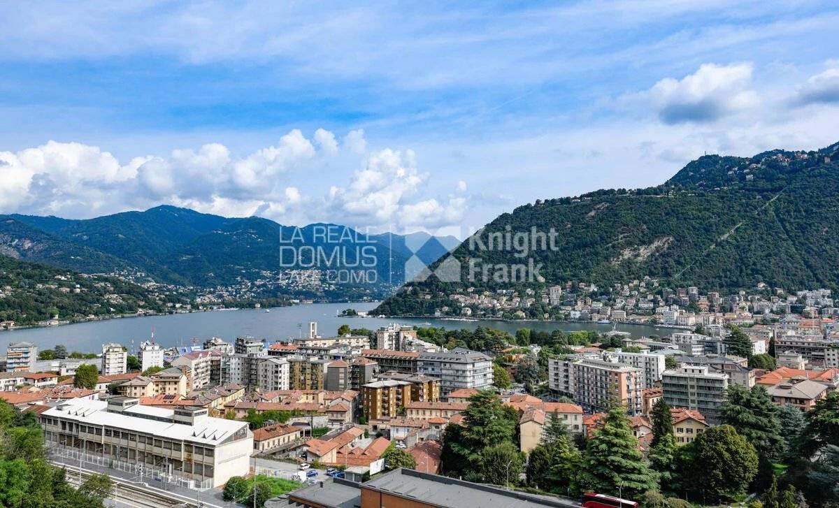3 Schlafzimmer Penthouse in Como, Italy, Nr. 186986