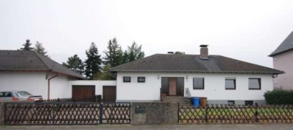 Adosado de 8 habitaciónes en Raunheim, Germany No. 17437 3