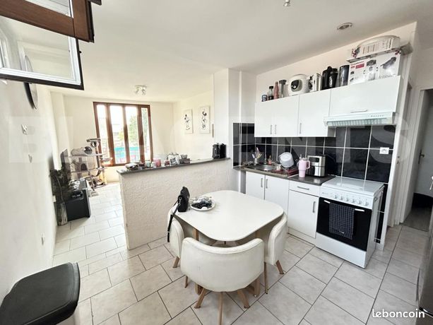 3 Schlafzimmer Wohnung in Migennes, France, Nr. 359675