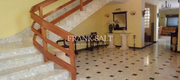 3 bedrooms Villa in Saint Julian's, Malta No. 3574 4