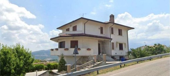 5 rooms Villa in San Valentino in Abruzzo Citeriore, Italy No. 268967 8