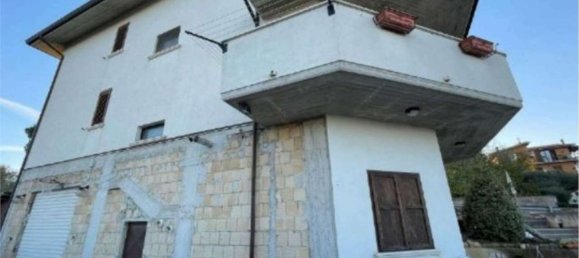 5 rooms Villa in San Valentino in Abruzzo Citeriore, Italy No. 268967 14