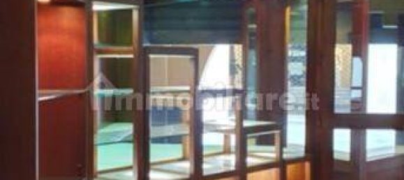 Коммерческая недвижимость с 5 комнатами в Кьери, Италия № 147549 5