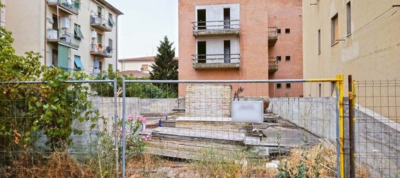Propriété commerciale à San Giovanni Valdarno, Italy 890m² No. 48315 3