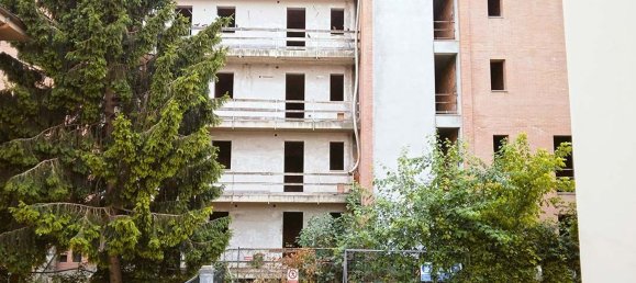 Propriété commerciale à San Giovanni Valdarno, Italy 890m² No. 48315 4