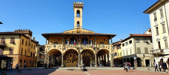 Propriété commerciale à San Giovanni Valdarno, Italy 890m² No. 48315 2