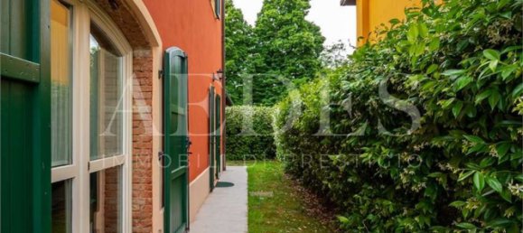 6 bedrooms House in Modena, Italy No. 318634 5