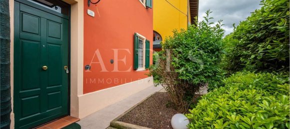 6 bedrooms House in Modena, Italy No. 318634 3