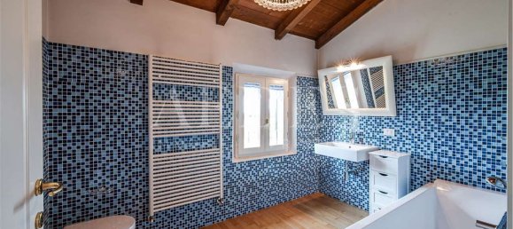 6 bedrooms House in Modena, Italy No. 318634 21