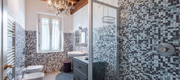 6 bedrooms House in Modena, Italy No. 318634 16