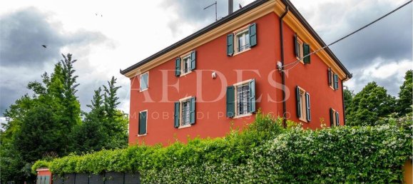 6 bedrooms House in Modena, Italy No. 318634 2