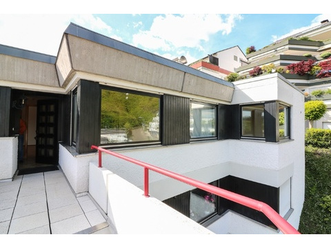 Apartamento de 5 habitaciónes en Frankfurt am Main, Germany No. 36686