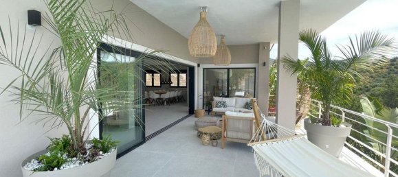 7 bedrooms Villa in Marbella, Spain No. 33862 9