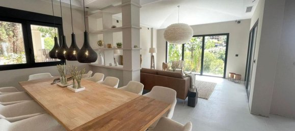 7 bedrooms Villa in Marbella, Spain No. 33862 3